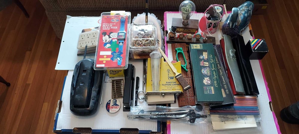 LARGE ASSORTMENT OF OFFICE/DESK SUPPLIES