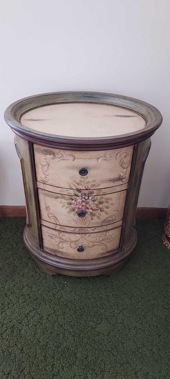 DECORATIVE 3-DRAWER OVAL TABLE/CABINET WITH READING GLASSES