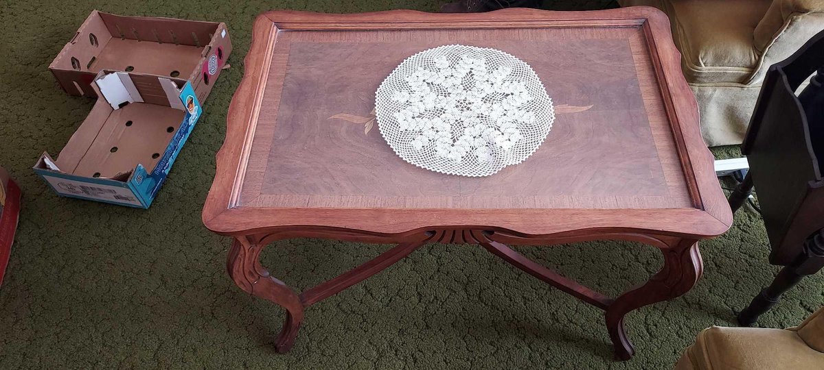 WOODEN END TABLE WITH REMOVABLE GLASS TOP