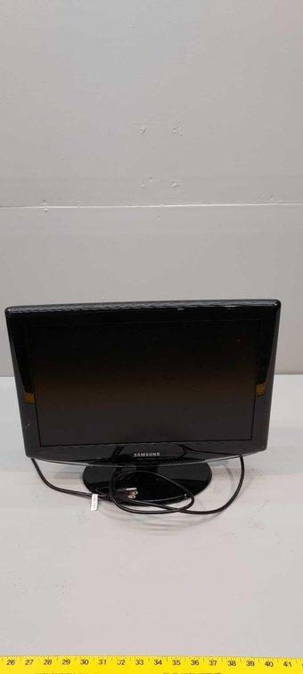 (I-12) SAMSUNG 19" TV - NO REMOTES