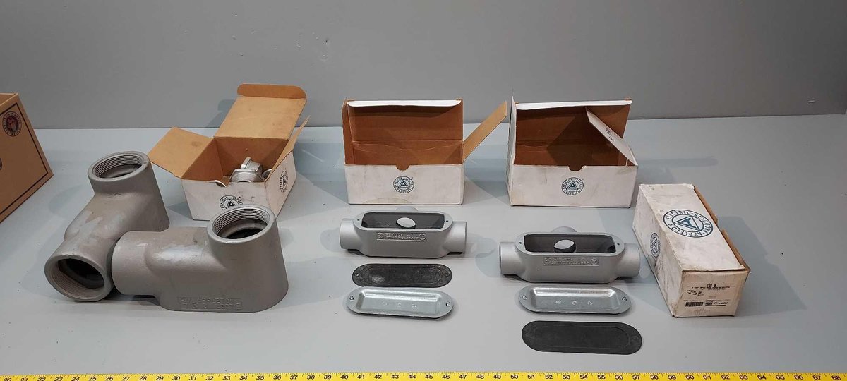 (I-30) ASSORTMENT OF CONDUIT PARTS