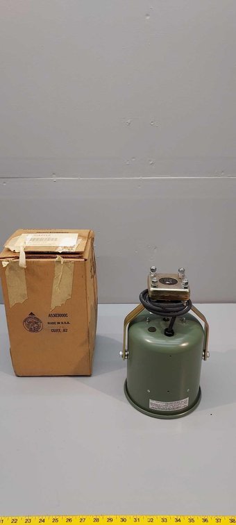 (I-33) HEAVY EQUIPMENT FLOOD LIGHT FIXTURE