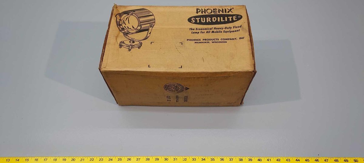 (I-32) HEAVY EQUIPMENT FLOOD LIGHT FIXTURE