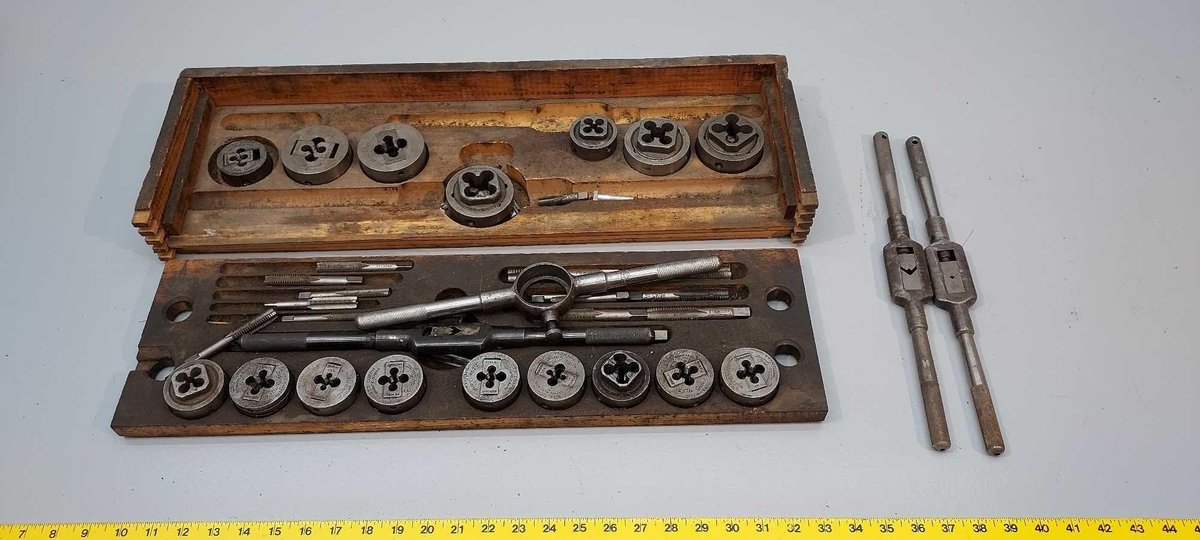 (I-48) TAP & DIE SET