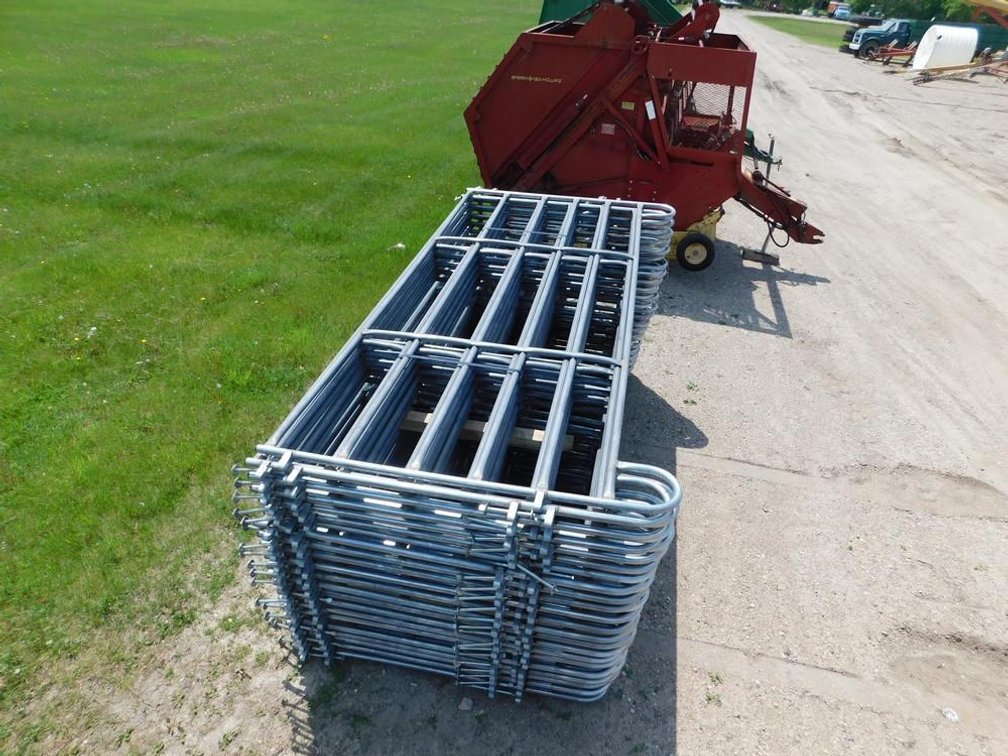 (I-524) (10) 5' X 10' PORTABLE CORRAL PANELS