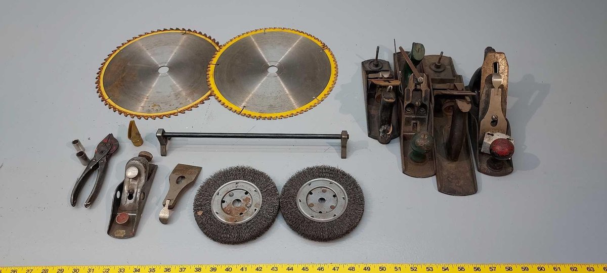 (I-58) ASSORTMENT OF PLANERS, SAW BLADES, AND MORE