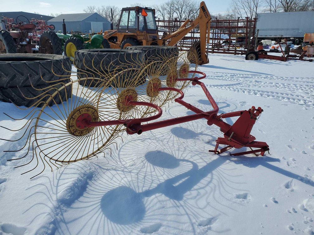 (I-771) TONATTI 5 WHEEL HAY RAKE, 3 PT MOUNT [MANUAL IN BACK ROOM]