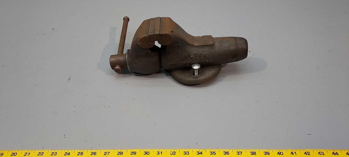 (I-62) WILTON 9300 BENCH VISE