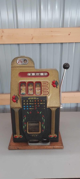 VINTAGE MILLS BLACK CHERRY QUARTER PLAY SLOT MACHINE (SELLER STATES WORKING CONDITION) (NO KEYS)