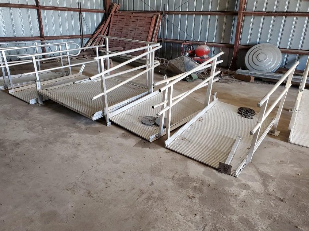 7 SECTION ALUMINUM WHEELCHAIR RAMP (FOR MORE INFO AND LOCATION CALL ROD AT 320-424-1601)