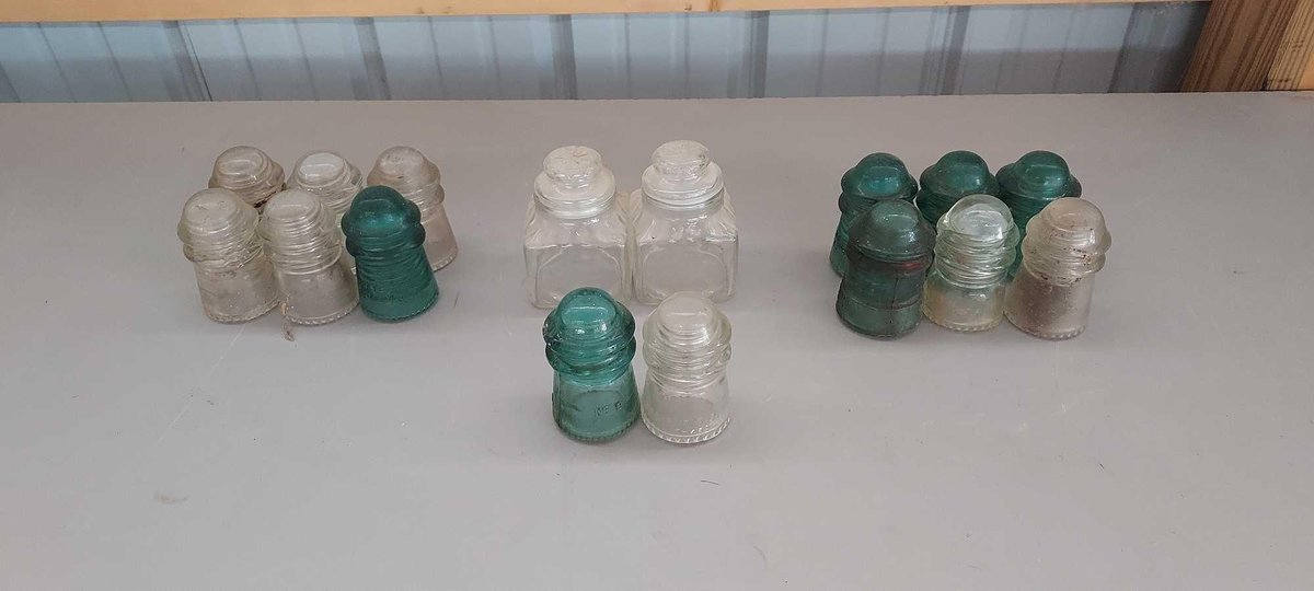 ASSORTMENT OF GLASS INSULATORS