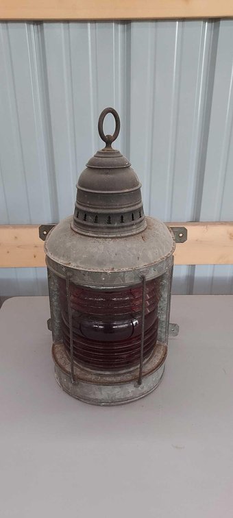 VINTAGE LANTERN/LIGHT