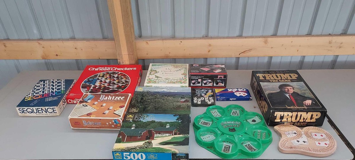 BOX OF VARIOUS BOARD GAMES