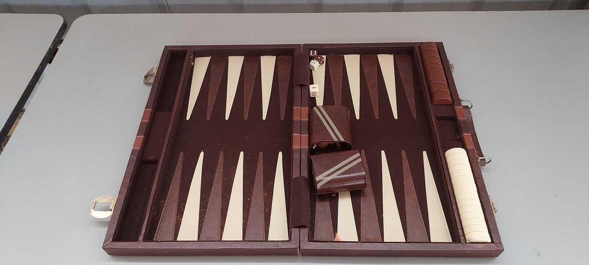 BACKGAMMON BOARD/SET