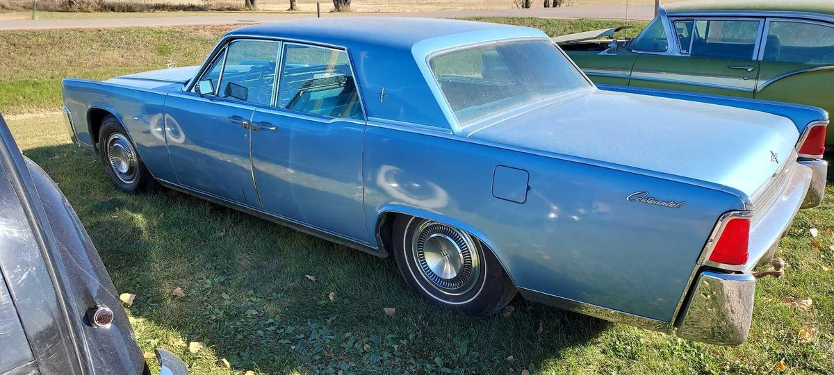 (TITLE) 1964 LINCOLN CONTINENTAL, 430 V8 ENGINE, AUTOMATIC TRANSMISSION, APPROX 130,000 MILES SHOWIN