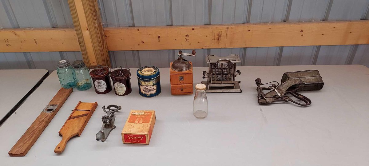 ASSORTMENT OF SMALL CROCKS, GRINDER, AND VINTAGE KITCHEN UTENSILS