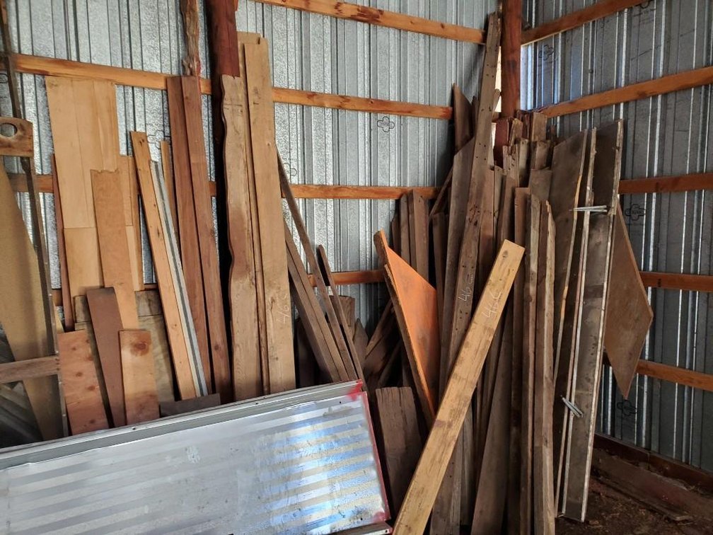 ASSORTMENT OF DIMENSIONAL LUMBER, VARIOUS SIZES (FOR MORE INFO AND LOCATION CALL ROD AT 320-424-1601