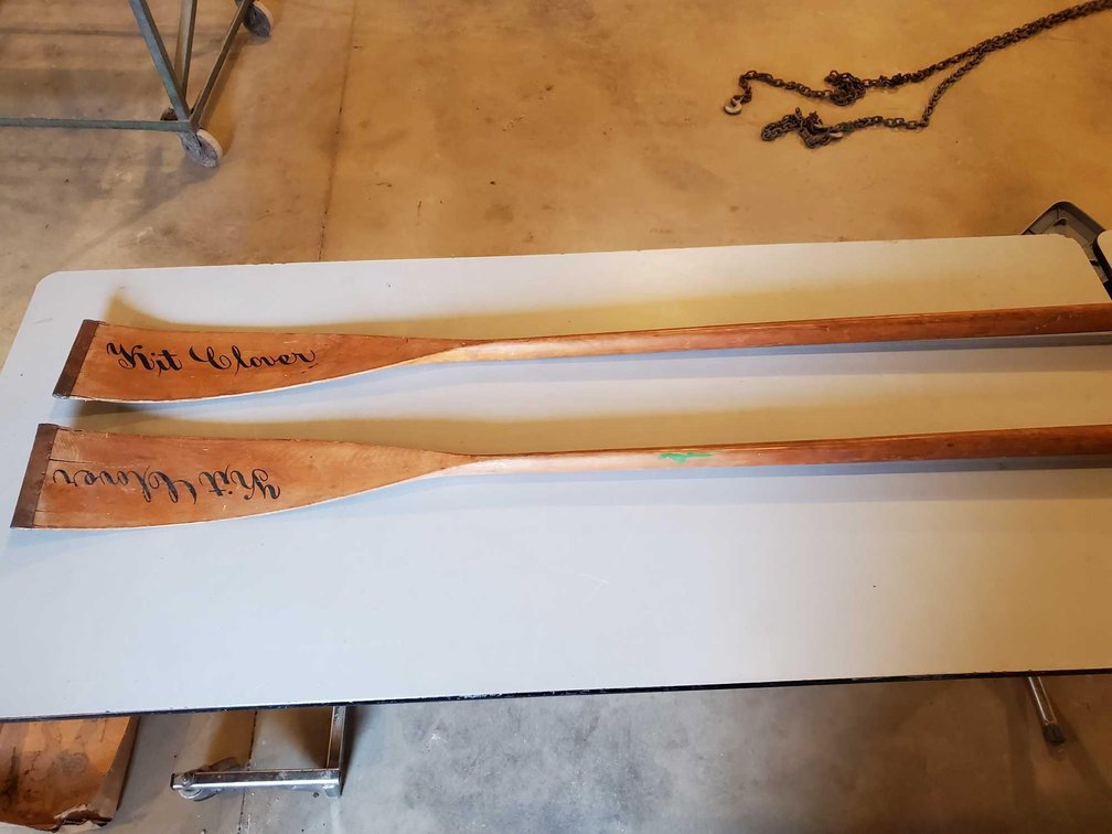 VINTAGE 'KIT CLOVER' DECORATIVE OARS