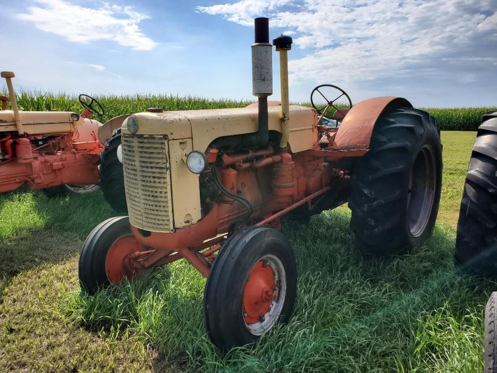 CASE 600, 2 HYD, 540 PTO, WIDE FRONT, REAR FENDERS, DIESEL, SN# 5105088