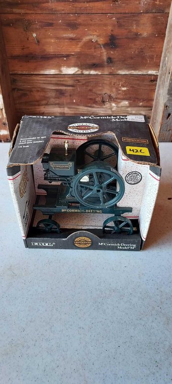 MCCORMICK DEERING MODEL M DIE-CAST MODEL 1/6 SCALE