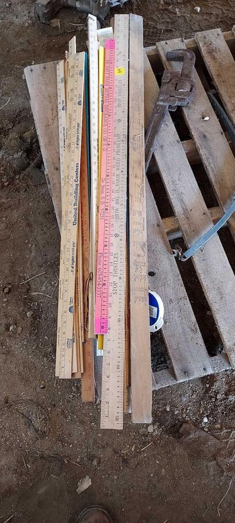 ASSORTMENT OF YARD STICKS