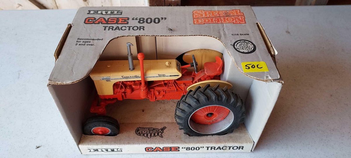 SPECIAL EDITION CASE 800 TRACTOR DIE-CAST MODEL 1/16 SCALE