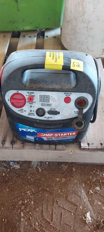 PEAK BRAND JUMP-STARTER (900 PEAK AMPS)