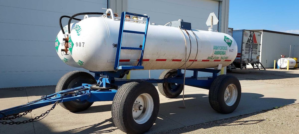 (C-172) DUO LIFT TWIN 1000 GALLON ANHYDROUS TRAILER WITH SPRING-ASSIST-LIFT TELESCOPING HITCH, LIGHT