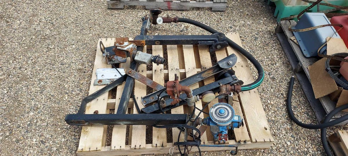 (C-16) JOHN BLUE NH3 REGULATOR WITH HYDRAULIC SHUT OFF AND FLOW MAX BREAKAWAY WITH STANDS
