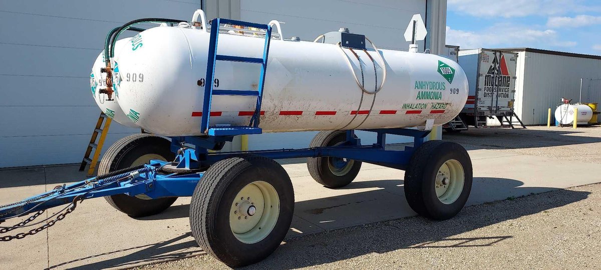 (C-174) DUO LIFT TWIN 1000 GALLON ANHYDROUS TRAILER WITH SPRING-ASSIST-LIFT TELESCOPING HITCH, LIGHT