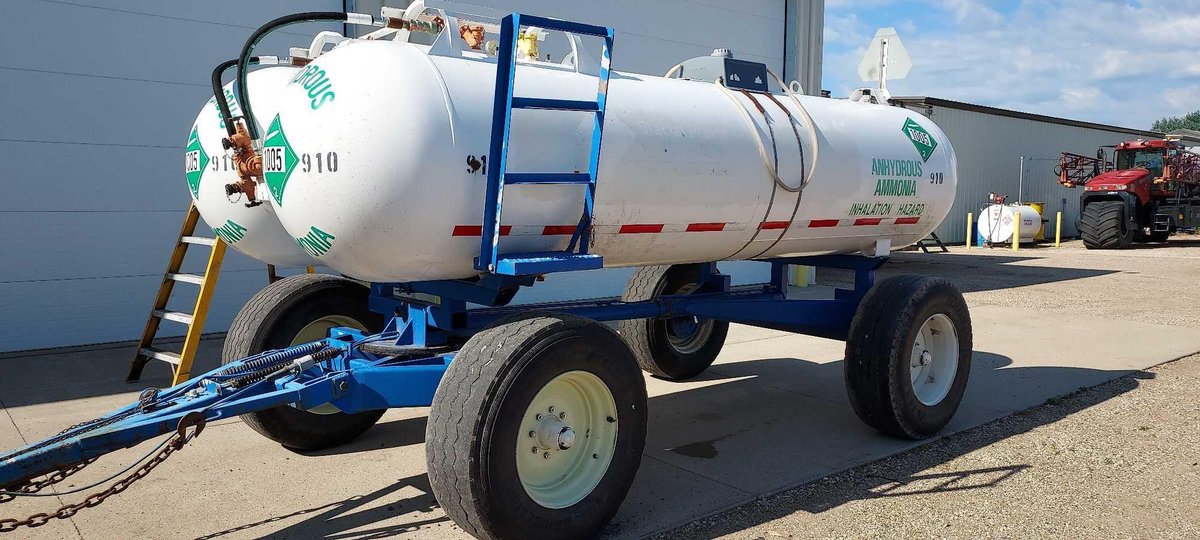 (C-175) DUO LIFT TWIN 1000 GALLON ANHYDROUS TRAILER WITH SPRING-ASSIST-LIFT TELESCOPING HITCH, LIGHT