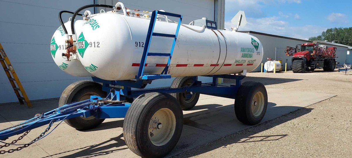 (C-177) DUO LIFT TWIN 1000 GALLON ANHYDROUS TRAILER WITH SPRING-ASSIST-LIFT TELESCOPING HITCH, LIGHT