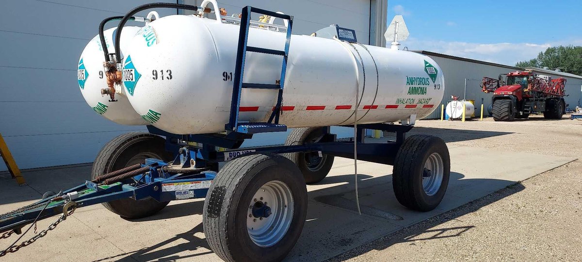 (C-178) DUO LIFT TWIN 1000 GALLON ANHYDROUS TRAILER WITH SPRING-ASSIST-LIFT TELESCOPING HITCH, LIGHT
