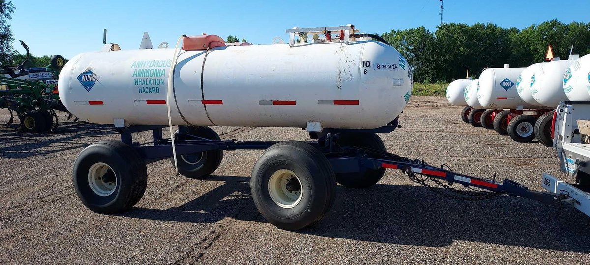 (B-322) DUAL LIFT TWIN 1000 GALLON ANHYDROUS TRAILER WITH SPRING ASSIST LIFT TELESCOPING HITCH, LIGH