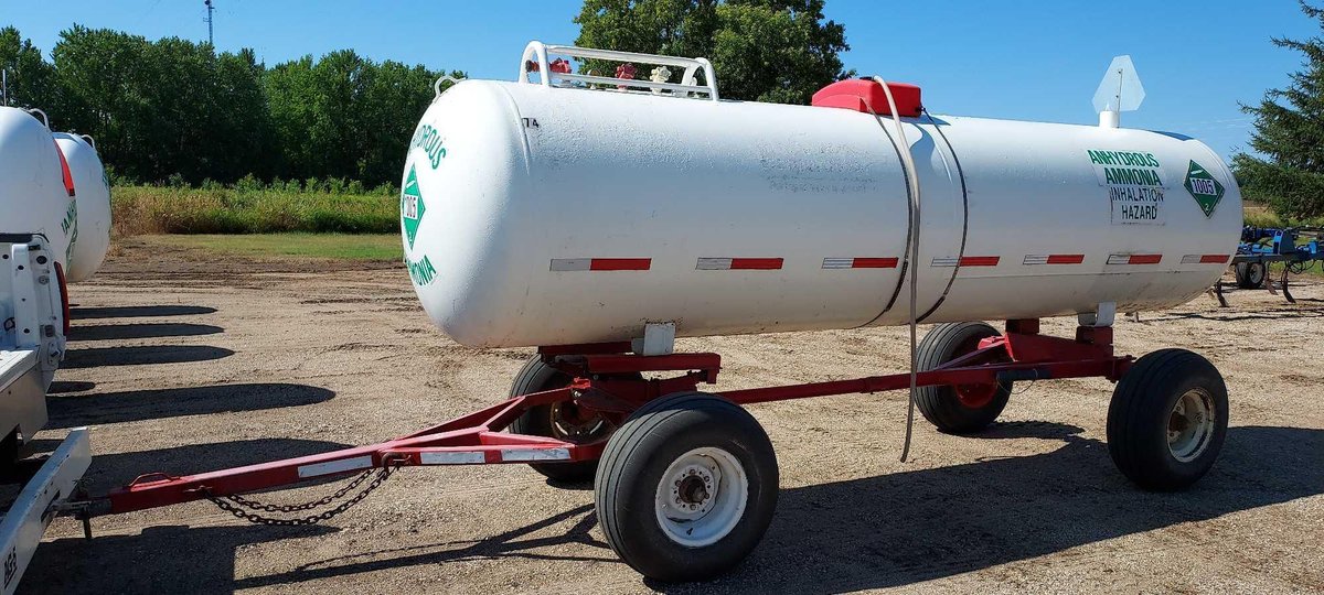 (B-355) AG SYSTEM 1450 GALLON ANHYDROUS TRAILER ON 30" ROW SPACING ADJUSTABLE RUNNING GEAR, 12.5L-15