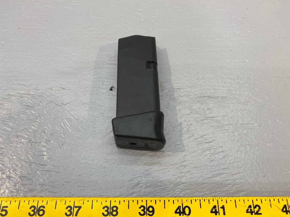 (I-8) [1] .40 MAGAZINE