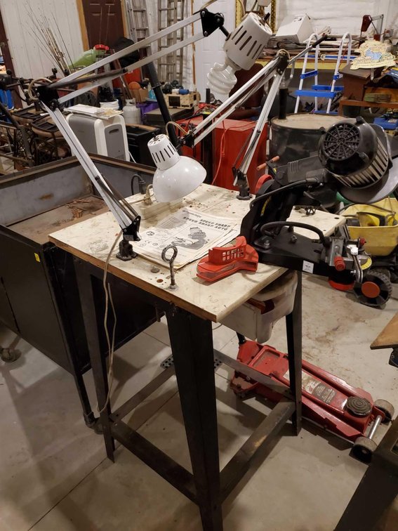 PRECISION TOOLING SPEED SHARP CHAINSAW BLADE SHARPENER ON METAL STAND W/LIGHTS, TESTED AND WORKS