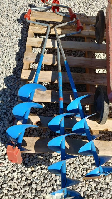 (3) MANUAL ICE AUGERS
