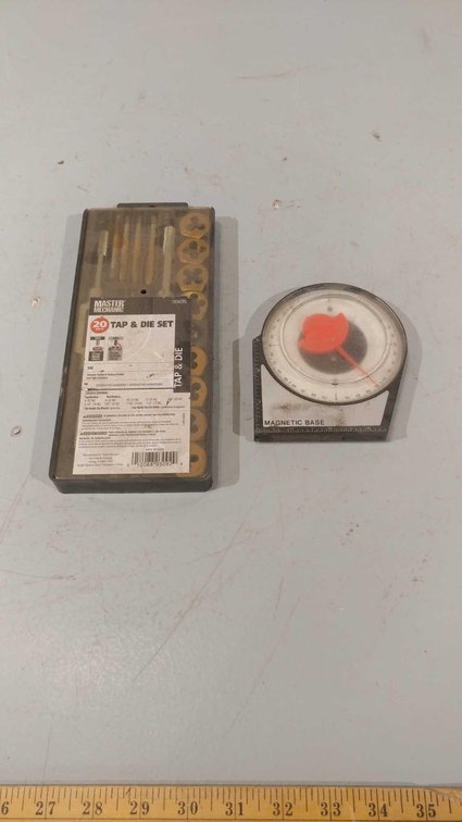 20 PIECE TAP & DIE SET AND A MAGNETIC LEVEL
