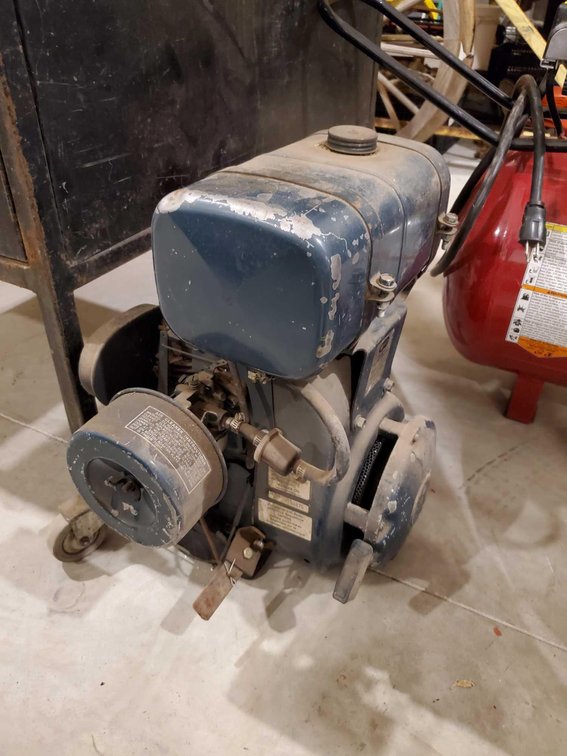 KOHLER 8 HP GAS ENGINE, NOT STUCK, UNKNOWN CONDITION