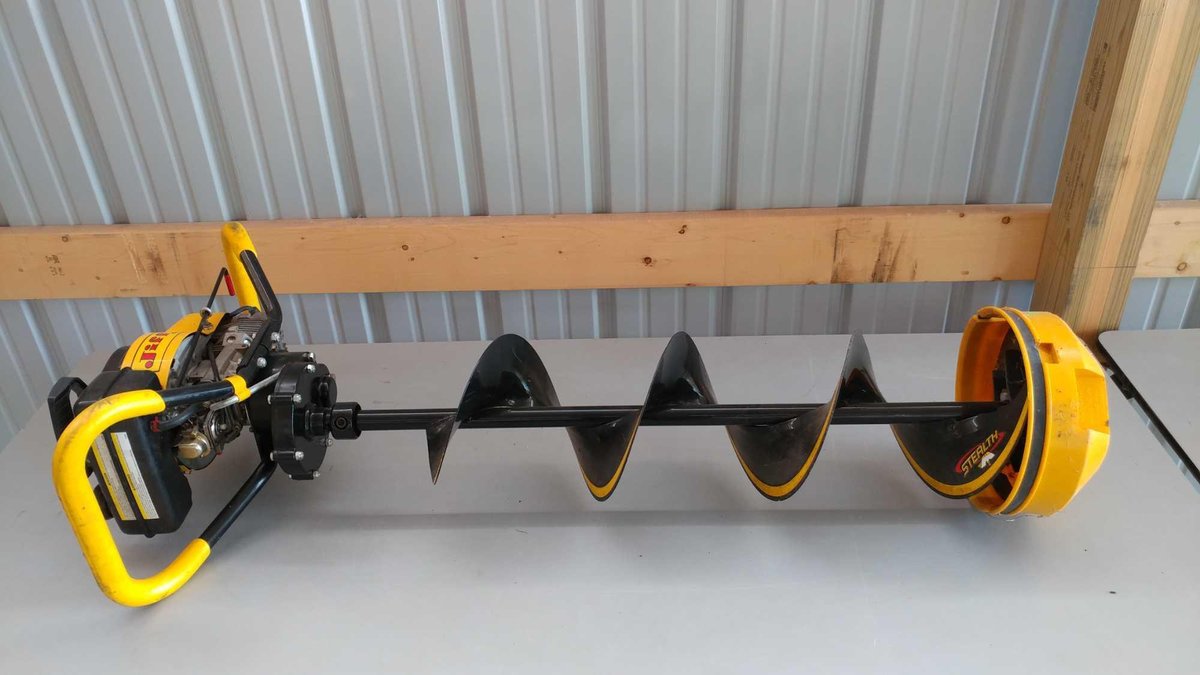 (I-10) 10" JIFFY STEALTH 3 HP GAS POWERED ICE AUGER (CARBURETOR NEEDS TO BE CLEANED) (UNKNOWN CONDIT