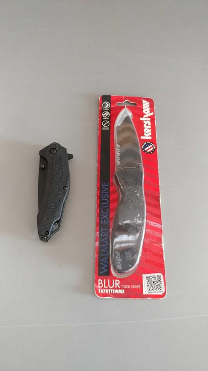 (I-39) (2) KERSHAW FOLDING POCKET KNIVES TANTO STYLE