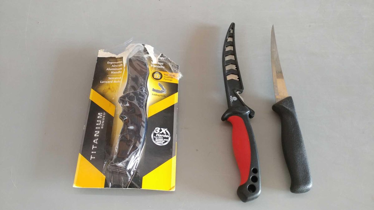 (I-41) (1) KVD MUSTAD FILLET KNIFE, (1) CAMILLUS TANTO FOLDING KNIFE, AND A FILLET KNIFE