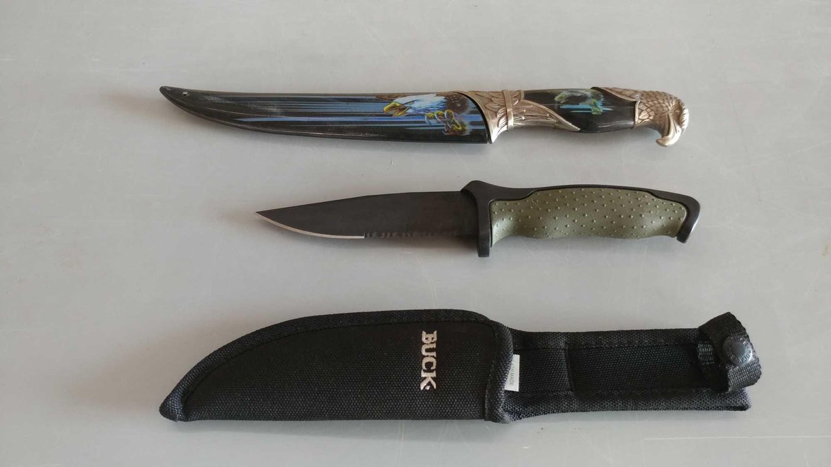 (I-42) BUCK MODEL 655 NIGHTHAWK HUNTING KNIFE WITH SHEATH AND A DECORATIVE EAGLE KNIFE