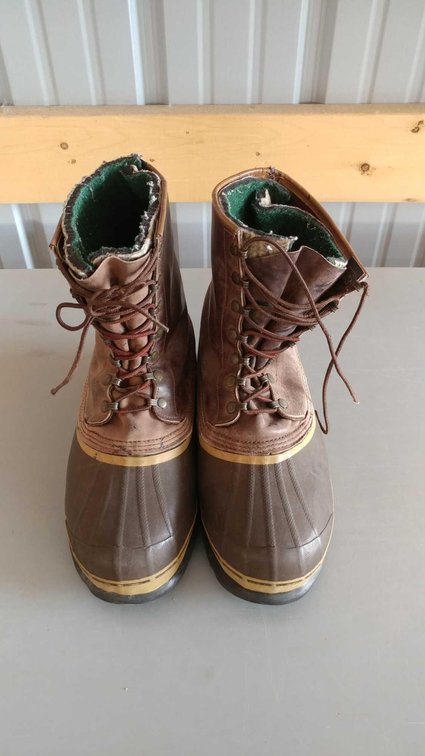 (I-48) SOREL SIZE 9 MEN'S WINTER BOOTS
