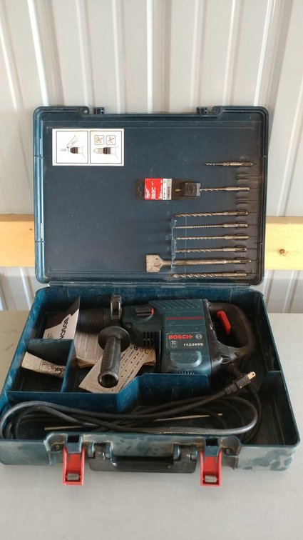 (I-51) BOSCH 11236VS 1-1/8" BOSCHHAMMER/ROTARY HAMMER 120V (TESTED AND WORKS)