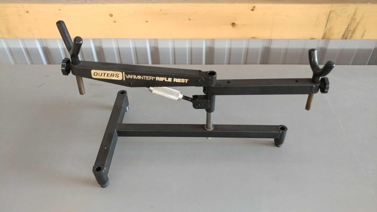 (I-56) OUTER'S VARMINTER RIFLE REST