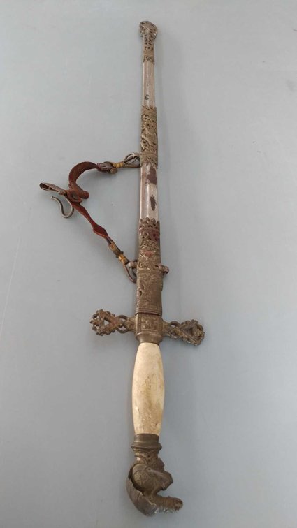 (I-58) DECORATIVE VINTAGE TEMPLAR SWORD BY C.C.WARD CO.