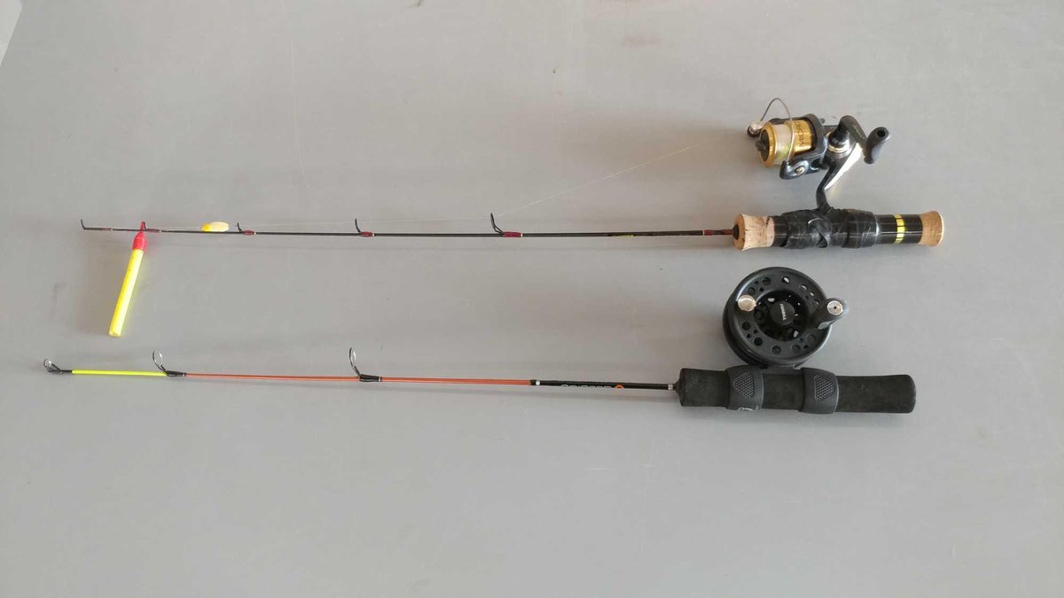 (I-60) 24" LIGHT FRABILL CELSIUS STRAIGHT LINE ICE ROD COMBO AND A HT 26" MEDIUM ICE ROD AND SHAKESP
