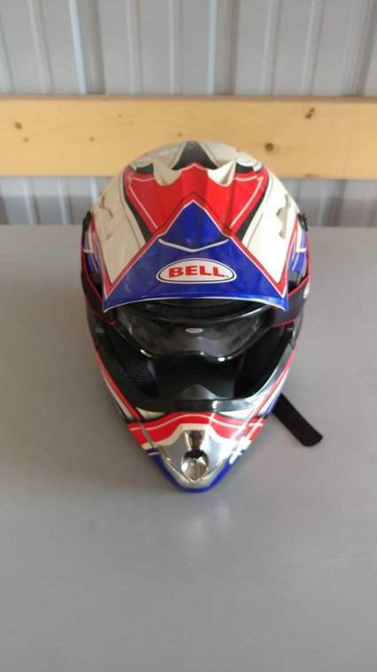 (I-63) BELL SNOWMOBILE HELMET